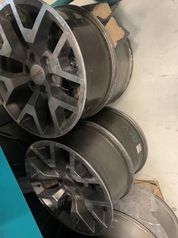 2015 – 2018 GMC SIERRA 1500 / CANYON 20” INCHES WHEEL RIM FACTORY OEM USED