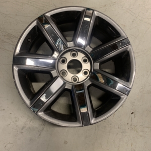 2015 - 2020 GM CADILLAC ESCALADE 22'' INCHES SILVER WITH CHROME INSERT WHEEL RIM OEM USED