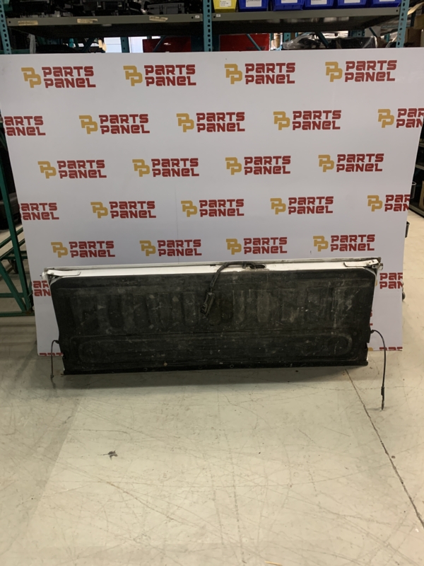 2013 – 2019 RAM 1500 LIMITED WHITE TAILGATE / LIFTGATE WITH AUTO ASSIST OEM