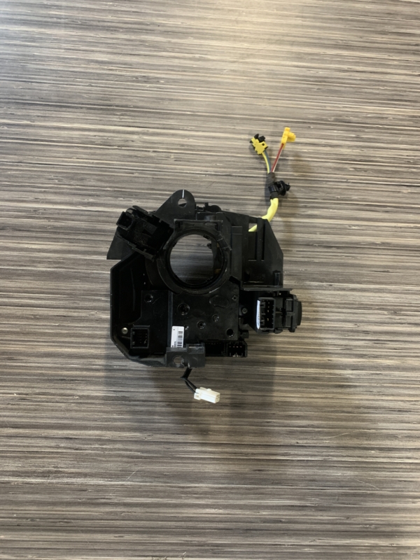 2019 – 2022 5TH GENERATION NEW STYLE RAM 1500 STEERING COLUMN CLOCK SPRING OEM 68425693AA