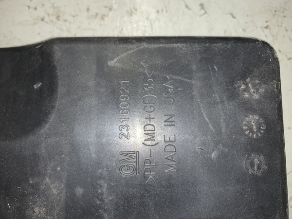 2014 – 2018 GMC SIERRA CHEVY SILVERADO 1500 AIR CLEANER OUTLET DUCT BOX 23160321