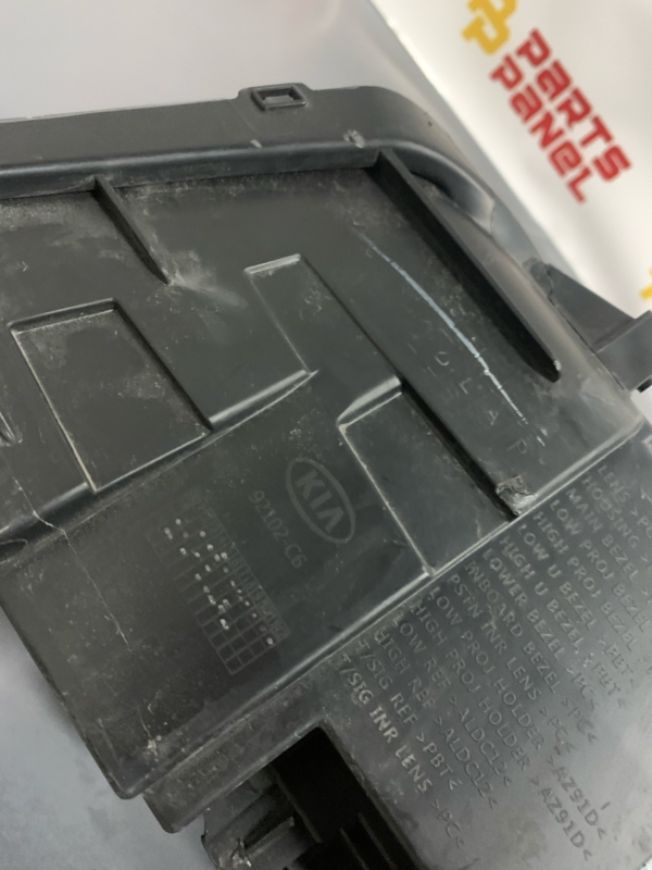 2019 – 2020 KIA SORENTO PASSENGER RH SIDE LED ACCENT HEADLIGHT 92102-C6 OEM USED