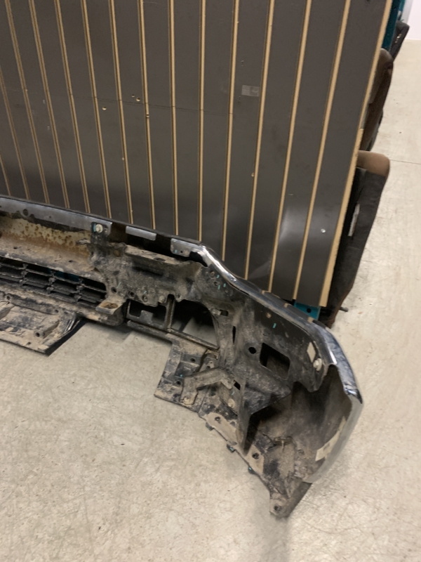 2020 – 2023 CHEVY SILVERADO 2500 / 3500 FRONT BUMPER CHROME WITH SENSOR HOLES OEM USED 2020 – 2023 CHEVY SILVERADO 2500 / 3500 FRONT BUMPER CHROME WITH SENSOR HOLES OEM USED