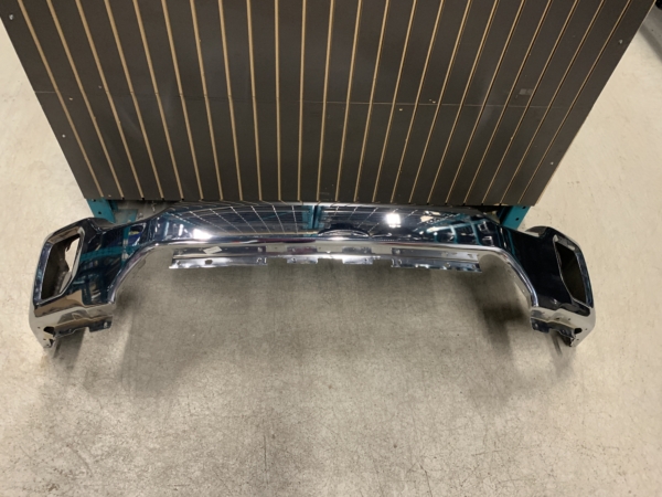 2020 - 2023 GMC SIERRA 2500 / 3500 FRONT BUMPER CHROME FACEBAR OEM