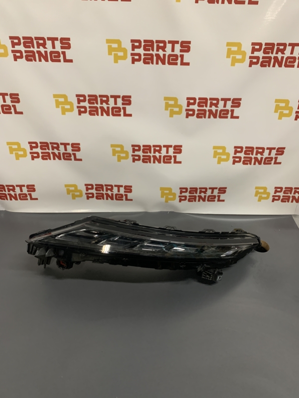 2022 - 2025 MITSHUBISHI OUTLANDER FRONT LH DRIVER SIDE PARK / FOG LAMP  8310A043