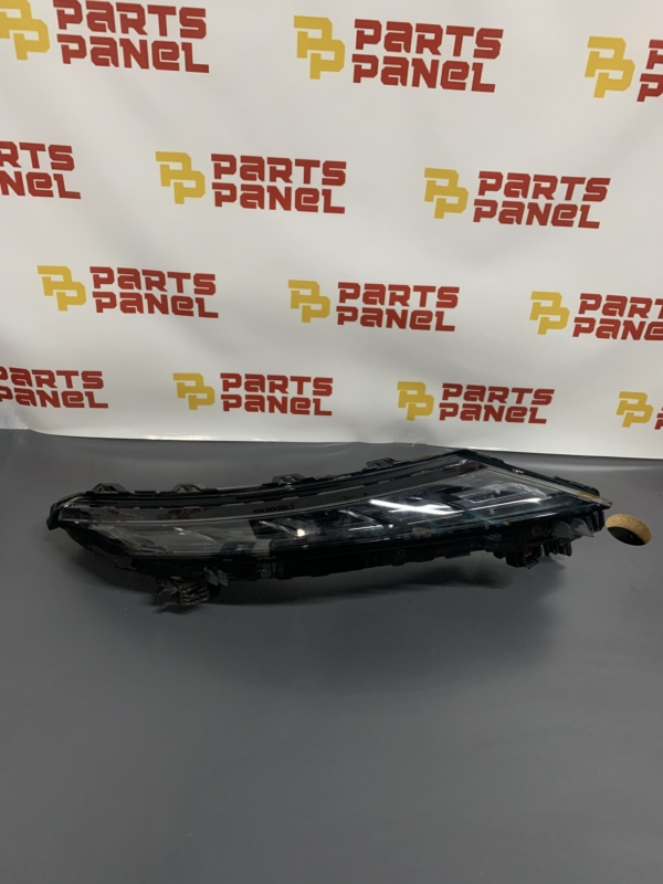 2022 - 2025 MITSHUBISHI OUTLANDER FRONT RIGHT SIDE PASSENGER SIDE PARK / FOG LAMP 8310A044