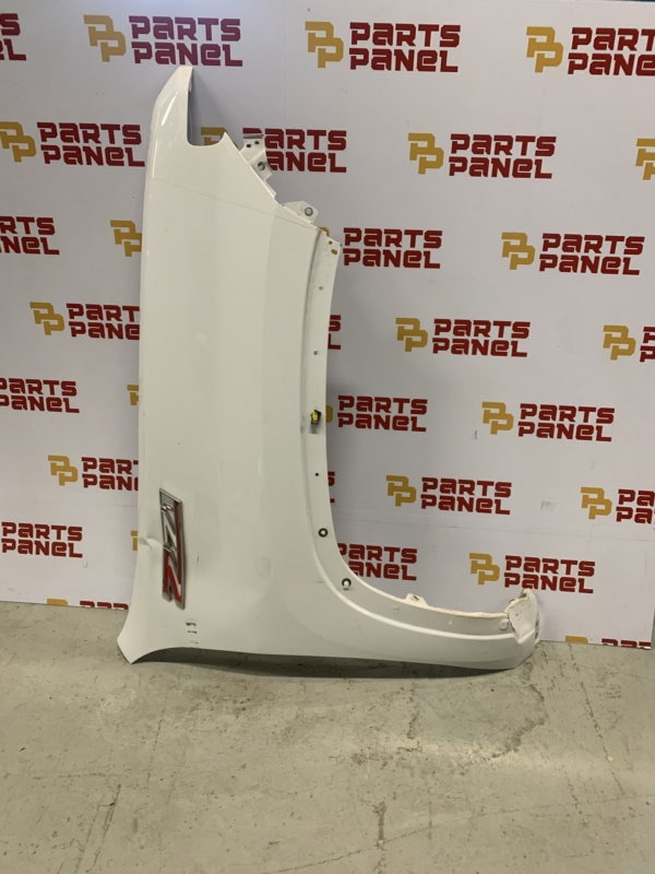 2019 - 2025 CHEVY SILVERADO 2500 / 3500 PASSENGER RH SIDE FENDER  WHITE OEM USED