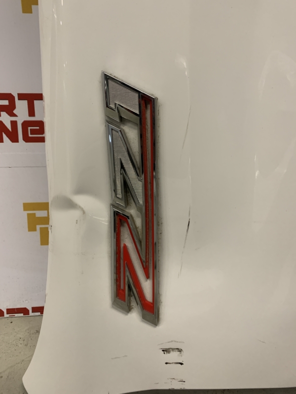 2019 – 2025 CHEVY SILVERADO 2500 / 3500 PASSENGER RH SIDE FENDER  WHITE OEM USED