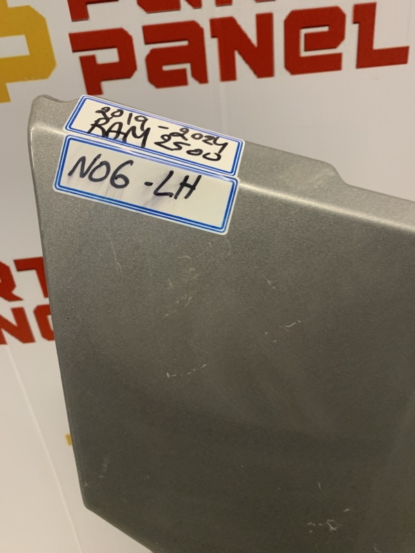 2019 – 2025 RAM 2500 / 3500 DRIVER LH SIDE FENDER PANEL COVER SILVER OEM USED 2019 – 2025 RAM 2500 / 3500 DRIVER LH SIDE FENDER PANEL COVER SILVER OEM USED