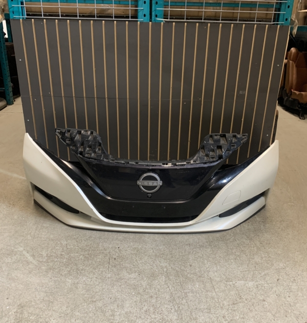 2018 - 2025 NISSAN LEAF FRONT WHITE BUMPER ASSEMBLY OEM USED 