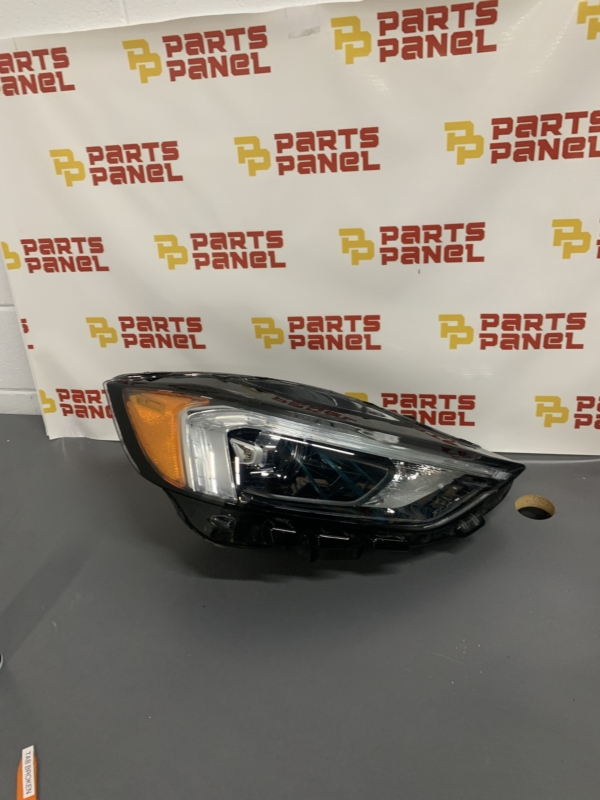 2019 – 2024 FORD EDGE PASSENGER RH SIDE LED HEADLIGHT OEM USED KT4B-13W029-CH 2019 - 2024 FORD EDGE PASSENGER RH SIDE LED HEADLIGHT OEM USED KT4B-13W029-CH