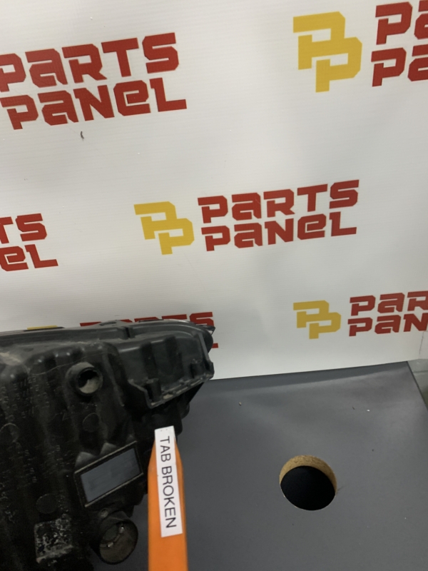 2019 – 2024 FORD EDGE PASSENGER RH SIDE LED HEADLIGHT OEM USED KT4B-13W029-CH 2019 – 2024 FORD EDGE PASSENGER RH SIDE LED HEADLIGHT OEM USED KT4B-13W029-CH