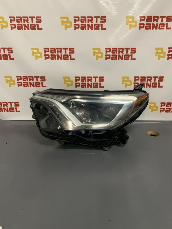 2016 - 2018 TOYOTA RAV4 HALOGEN DRIVER LH SIDE HEADLIGHT OEM USED