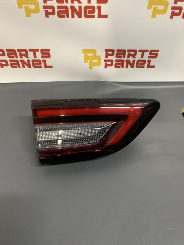 2022 – 2026 FORD ESCAPE PASSENGER RH SIDE LIFTGATE MOUNTED TAIL LIGHT PJ6B-13A602-AC 2022 - 2026 FORD ESCAPE PASSENGER RH SIDE LIFTGATE MOUNTED TAIL LIGHT PJ6B-13A602-AC