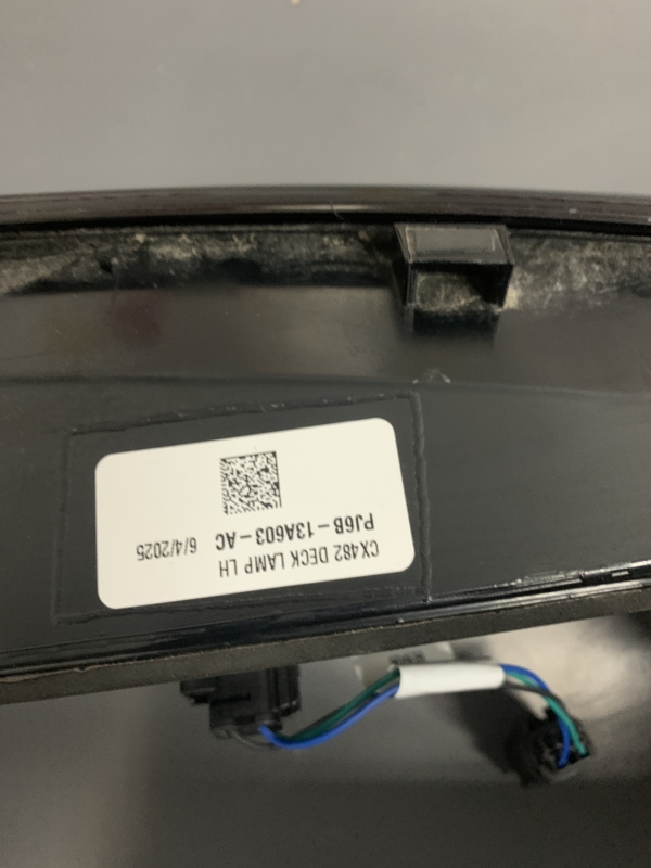 2022 – 2026 FORD ESCAPE DRIVER LH SIDE LIFTGATE MOUNTED TAIL LIGHT PJ6B-13A603-AC 2022 – 2026 FORD ESCAPE DRIVER LH SIDE LIFTGATE MOUNTED TAIL LIGHT PJ6B-13A603-AC